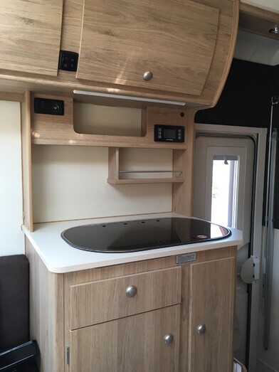 PickUp mit Tischer 260SD Wohnkabine 52961838 - Campanda.de