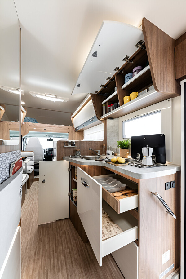 sachi様　CAMPER KAD0462-904 ブラウン 39 Plus Class - A Cabover (63544808) Campanda.com