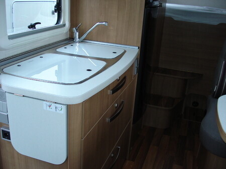 Hymer Exsis 644: vollintegriertes Wohnmo (54012363) Campanda.de