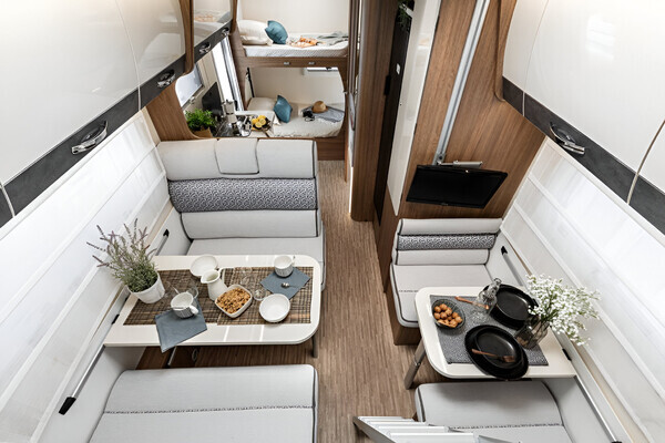 Plus Class - A Cabover (63544808) Campanda.com