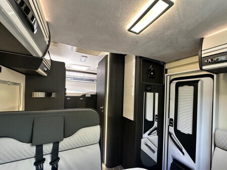Brand New 4 Berth Automatic (22057200) Campanda.com