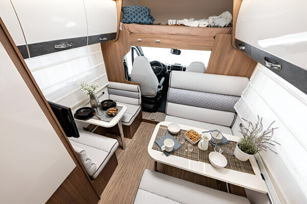 Plus Class - A Cabover (63544808) Campanda.com