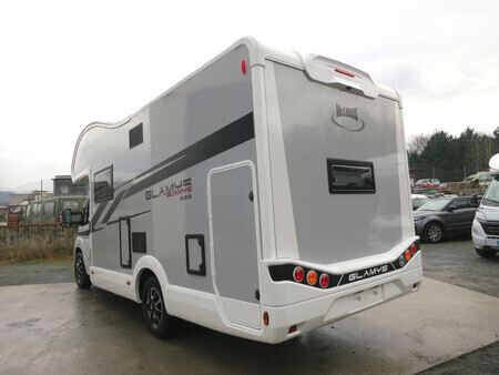 Camper for 7 travelers (49436848) Campanda.com