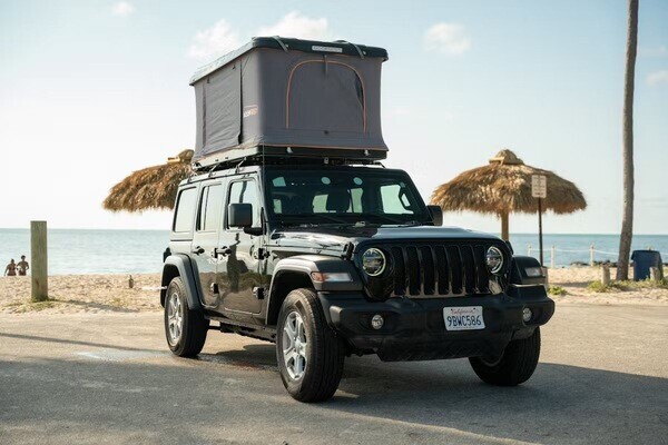 Adventure Tent | Anchorage | (42480962) Campanda.com