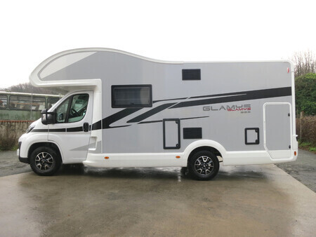 Camper for 7 travelers (49436848) Campanda.com